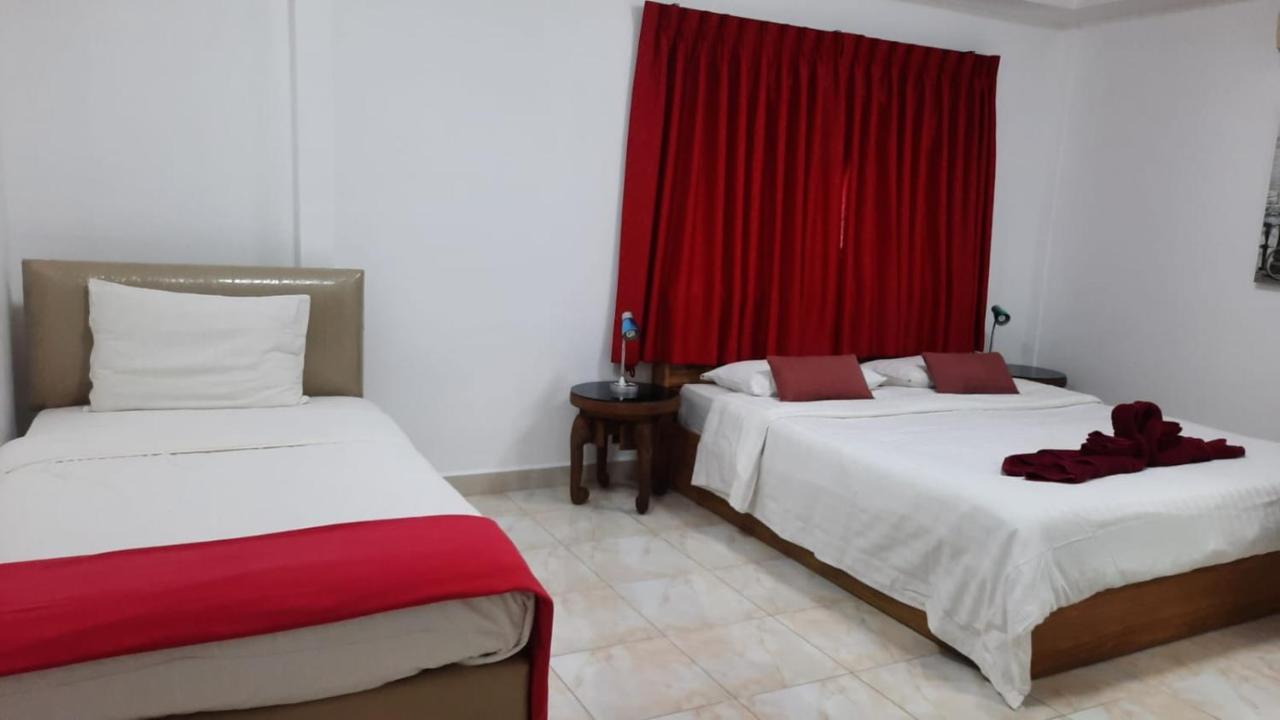 Happy Beach Jomtien Guesthouse Exterior photo